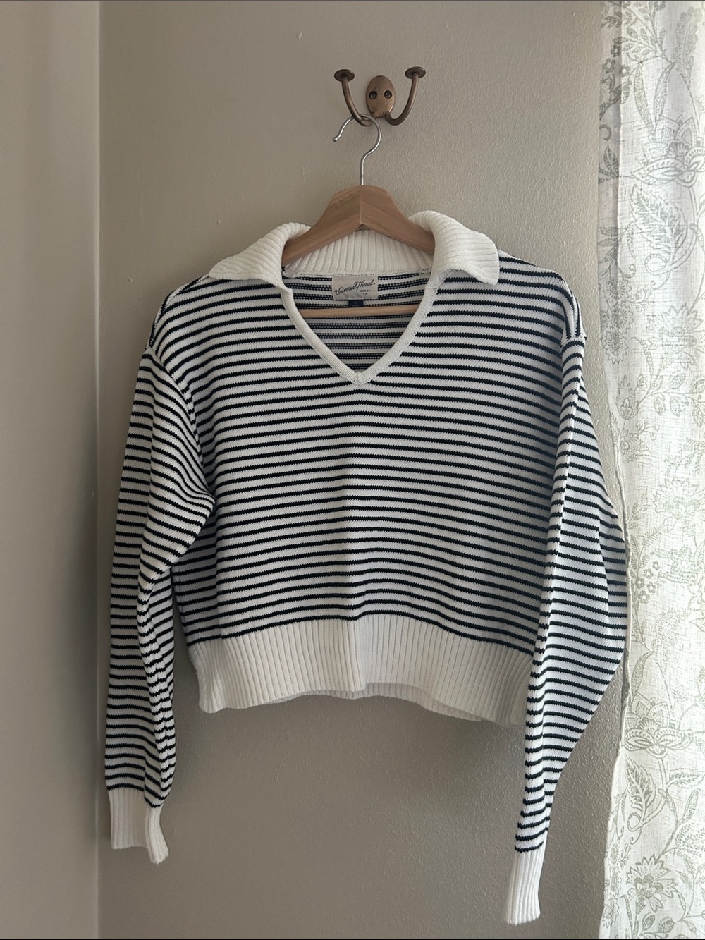 EUC Black and White Pinstriped Collared V-Neck Cropped Sweater - Picture 6 of 6
